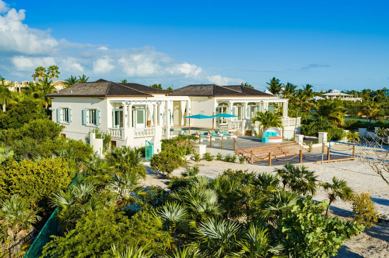 Beach House Taylor Bay is a four bedroom Turks and Caicos villa